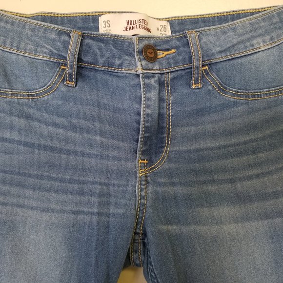 Hollister - Picture 2 of 3